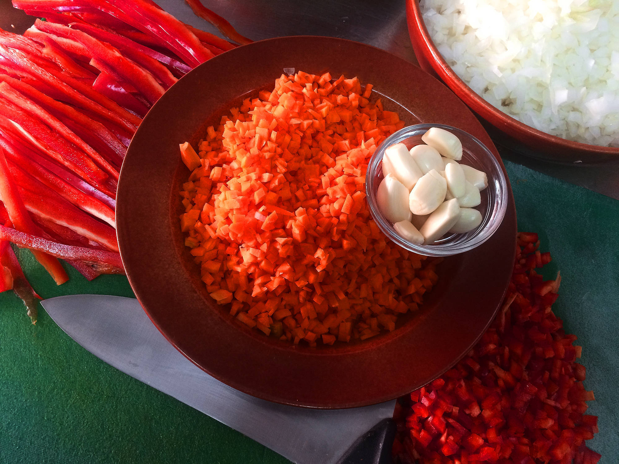 Carots peppers garlic onion(FILEminimizer)